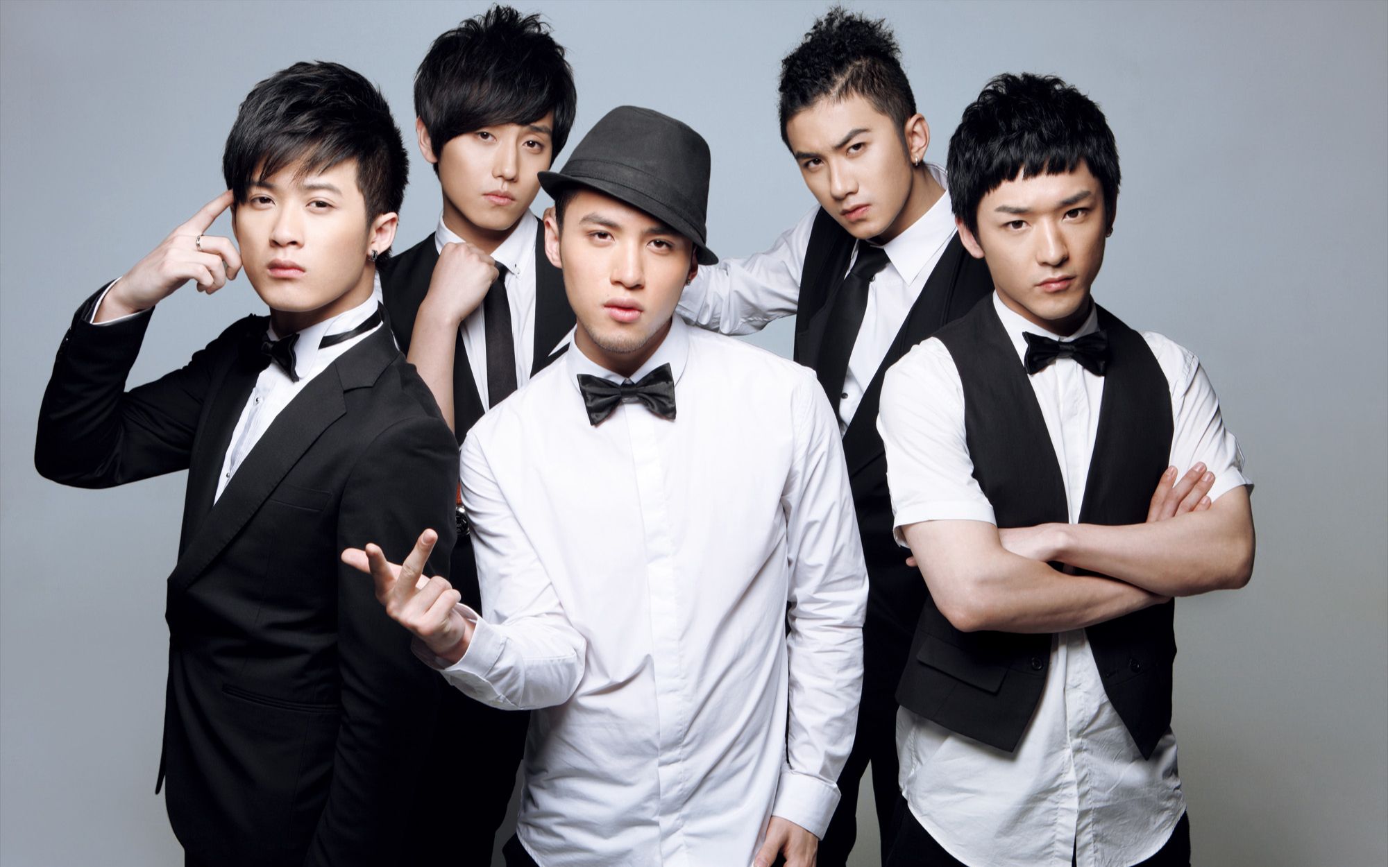 【mic男团】cctv我们的歌-热辣辣 poker face-20100502【sdt编舞】