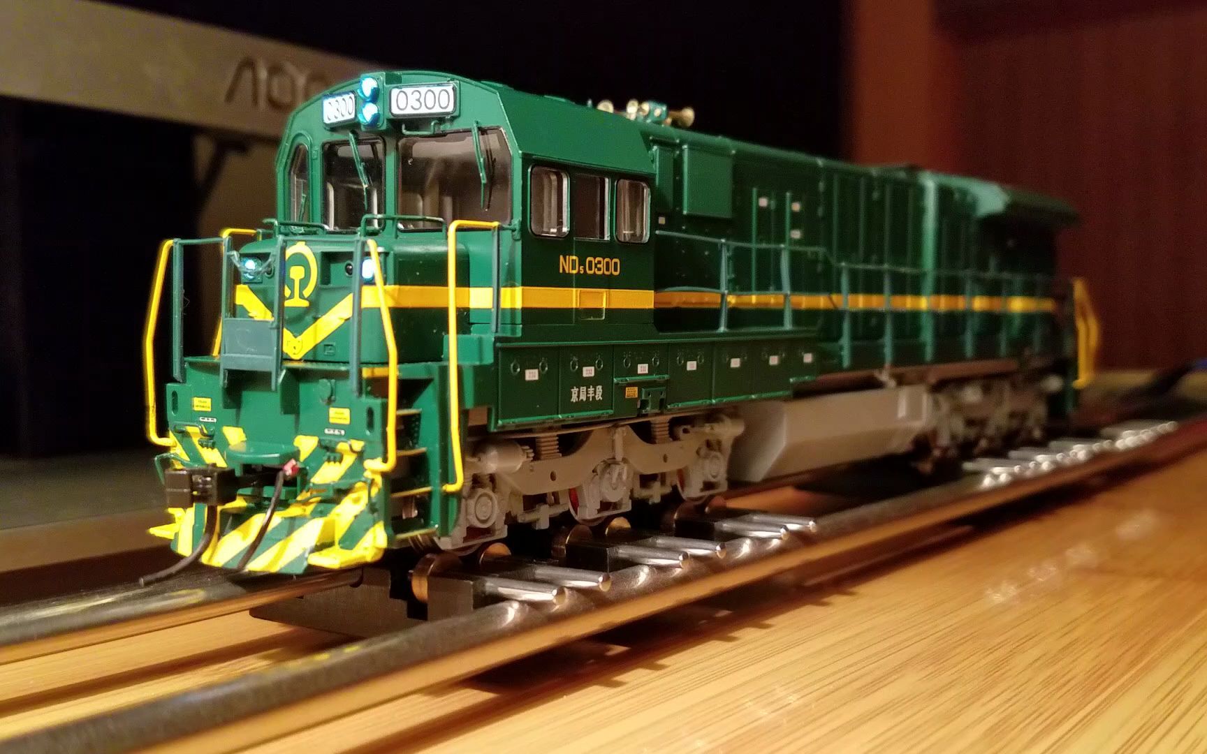 百万城 nd5-ii内燃机车(esu音效)跑步机运行