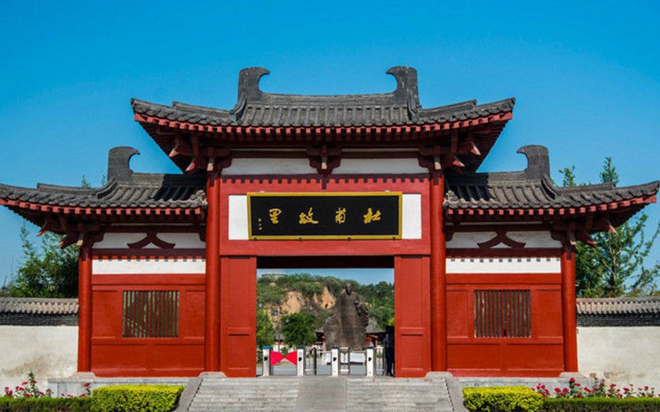 河南巩义杜甫故里的声光电剪影