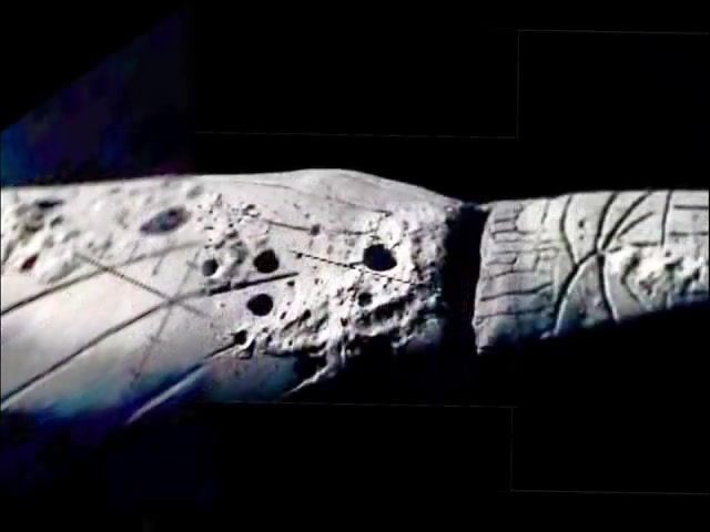 清晰画质！ 阿波罗20号飞船在月球 拍摄到的4km 长的 外星飞船