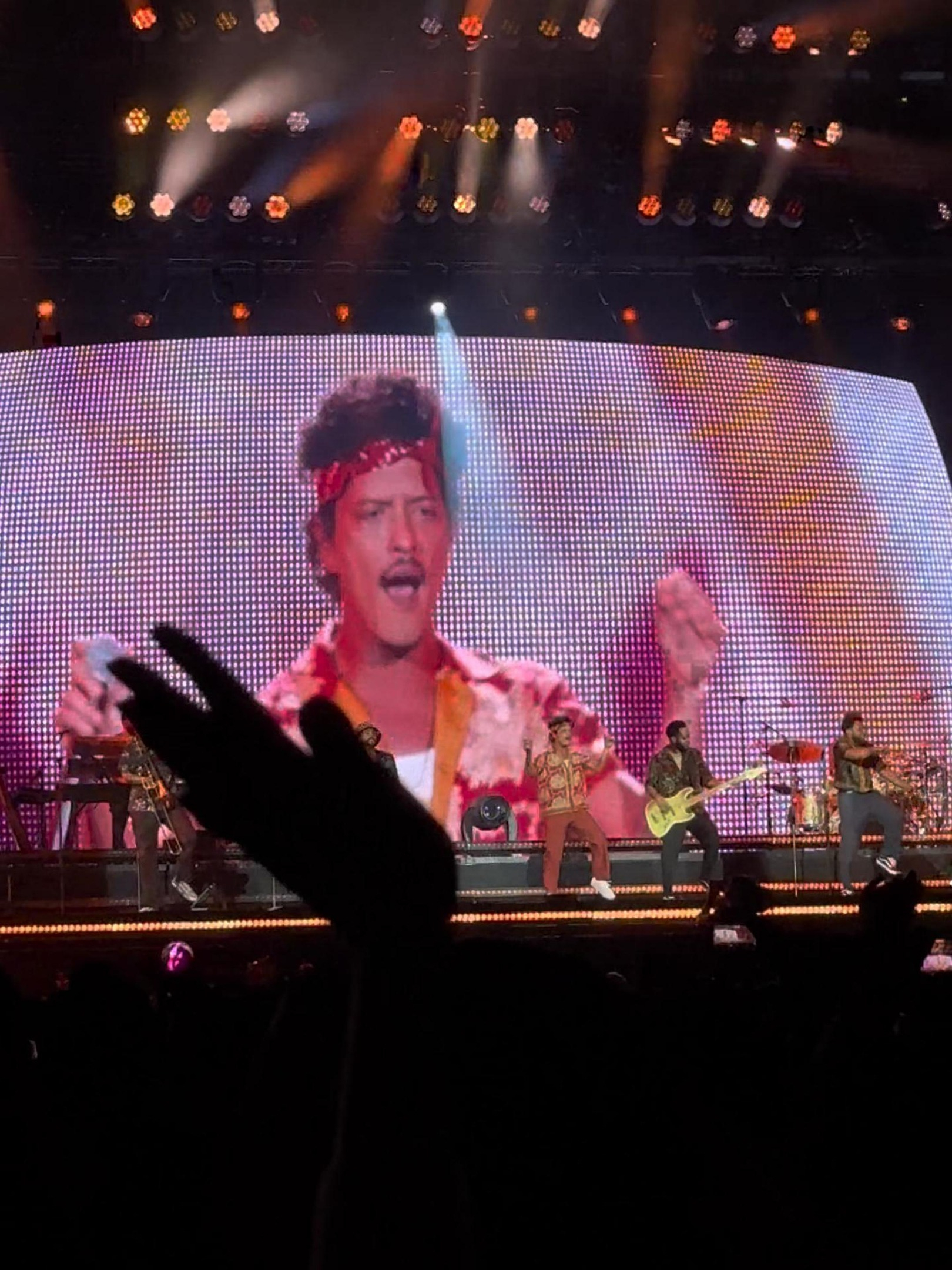 气质这块火星哥拿捏的非常稳,尽管身高只有165但气质2米8!