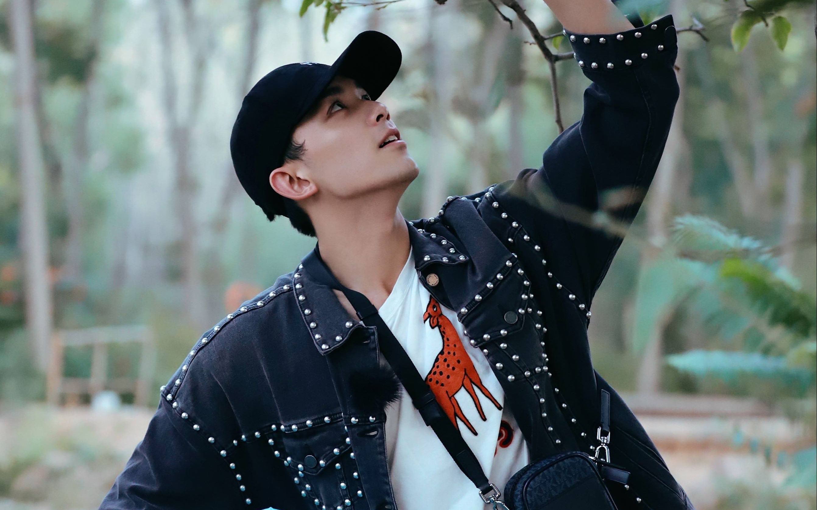 吴磊看到山西饸烙面想吃一碗,吴亦凡直接开口要四碗,家都不过了_哔哩