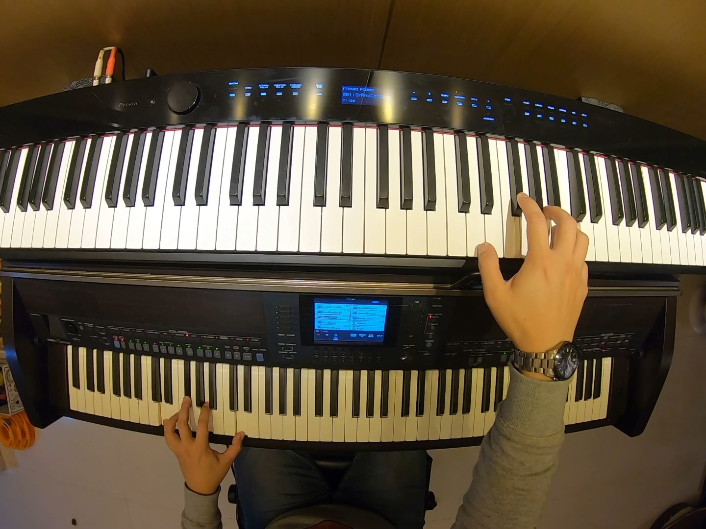 自组双排键电钢呲牙钢琴音色来自上层