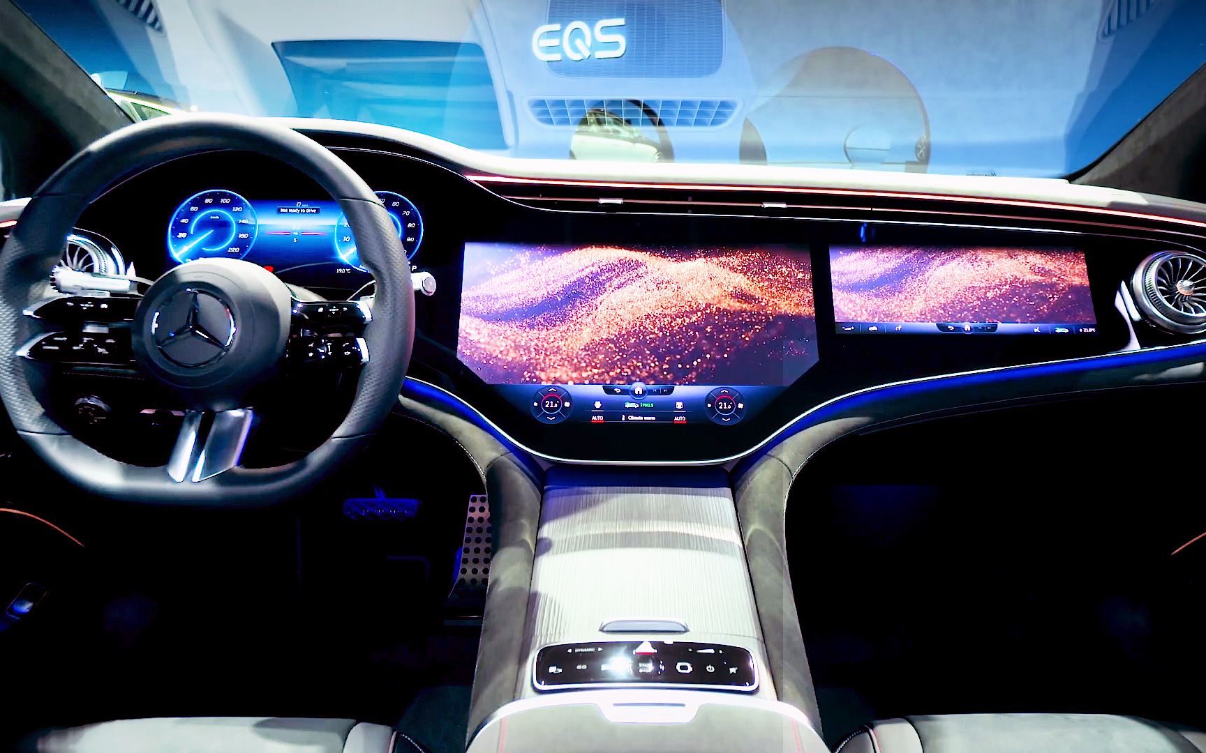 活动  奔驰全新电动旗舰eqs,784公里超长续航,1.41米超大屏幕真的漂亮