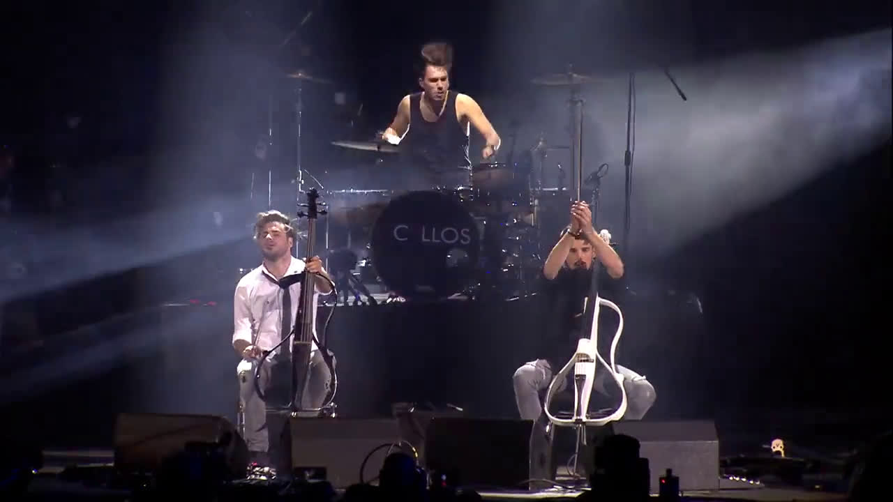 [图]【2CELLOS】Mombasa [Live at Arena di Verona]