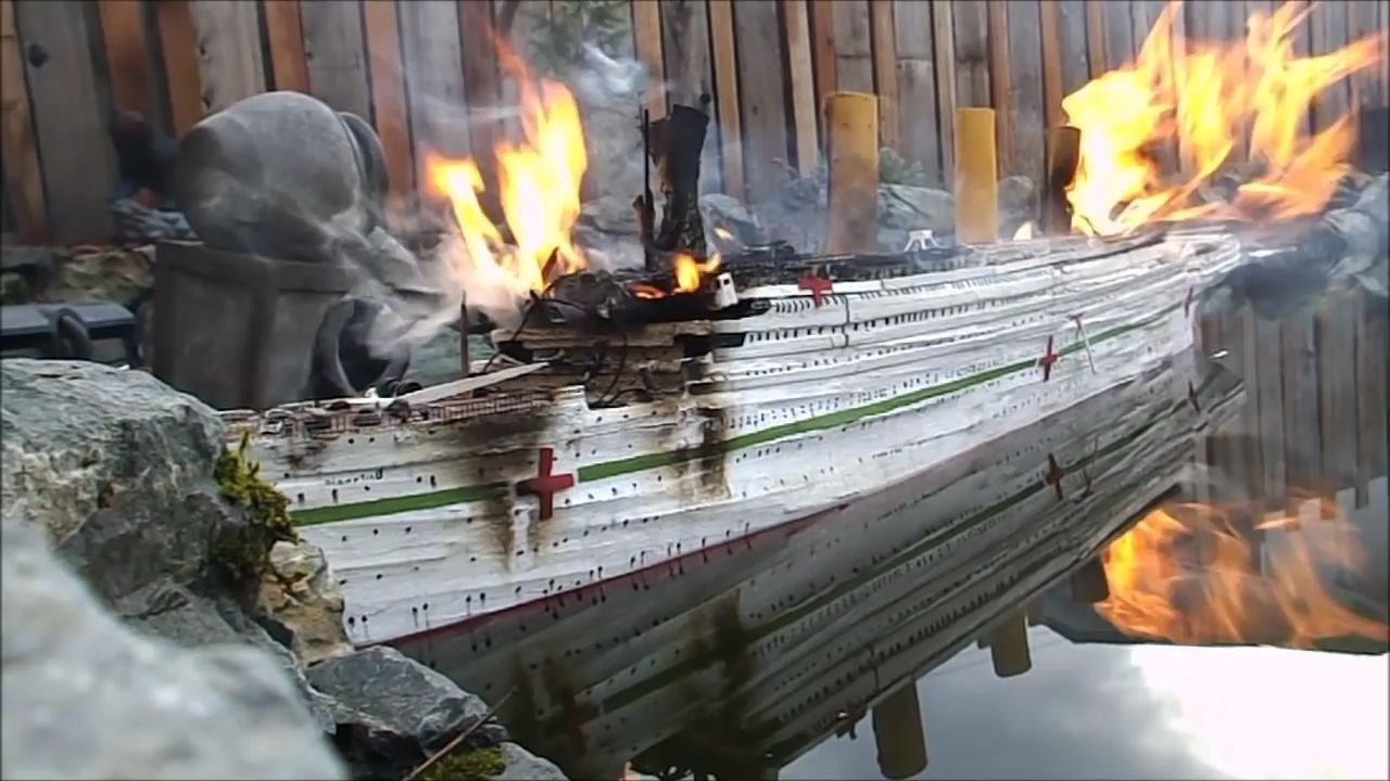 [图]Britannic模型着火沉没（真） Britannic Is destroyed by a Fire and sinks