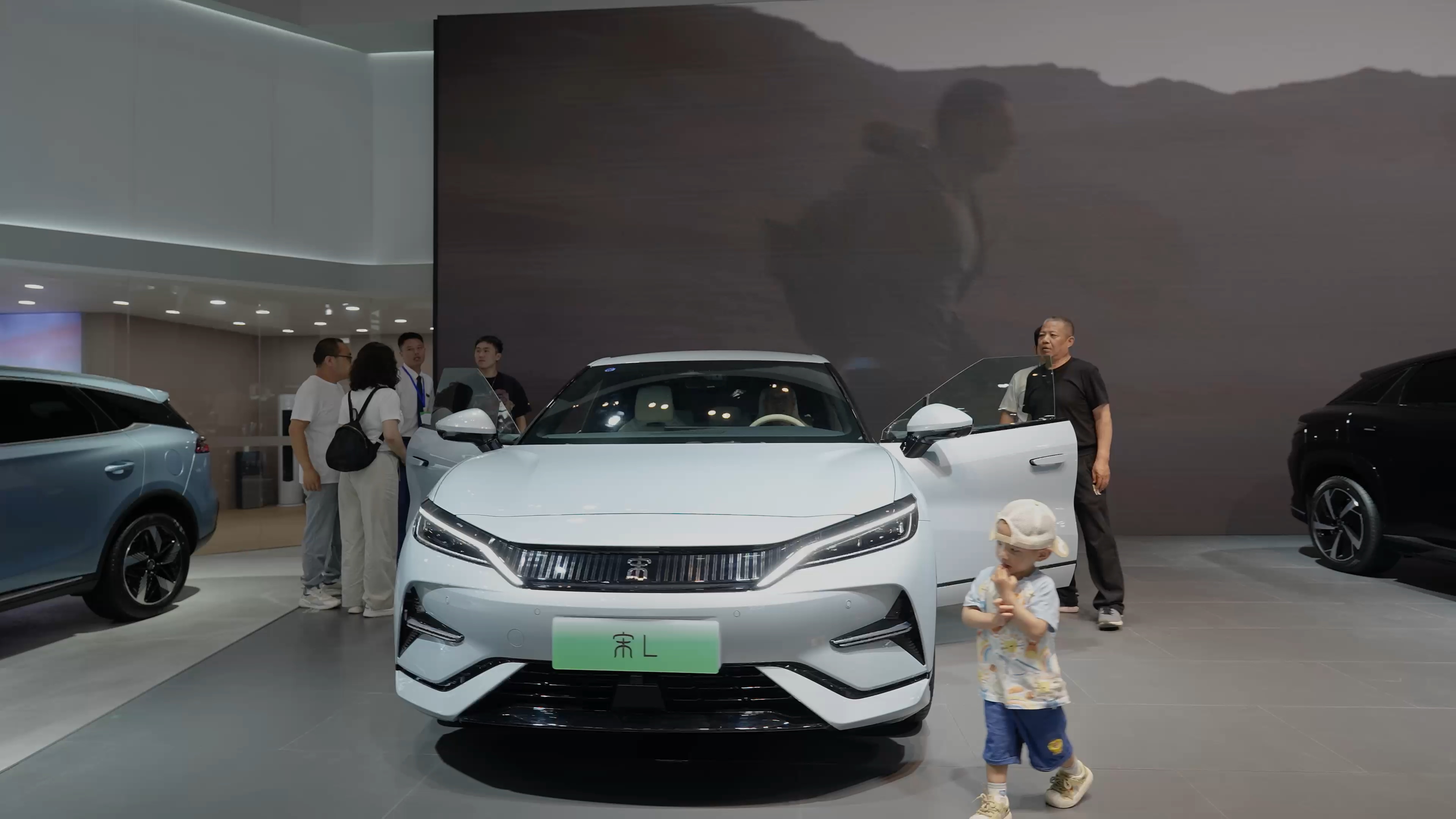 2024比亚迪太原车展王朝实力 势不可挡全面进阶 领驭新程晋阳湖国际