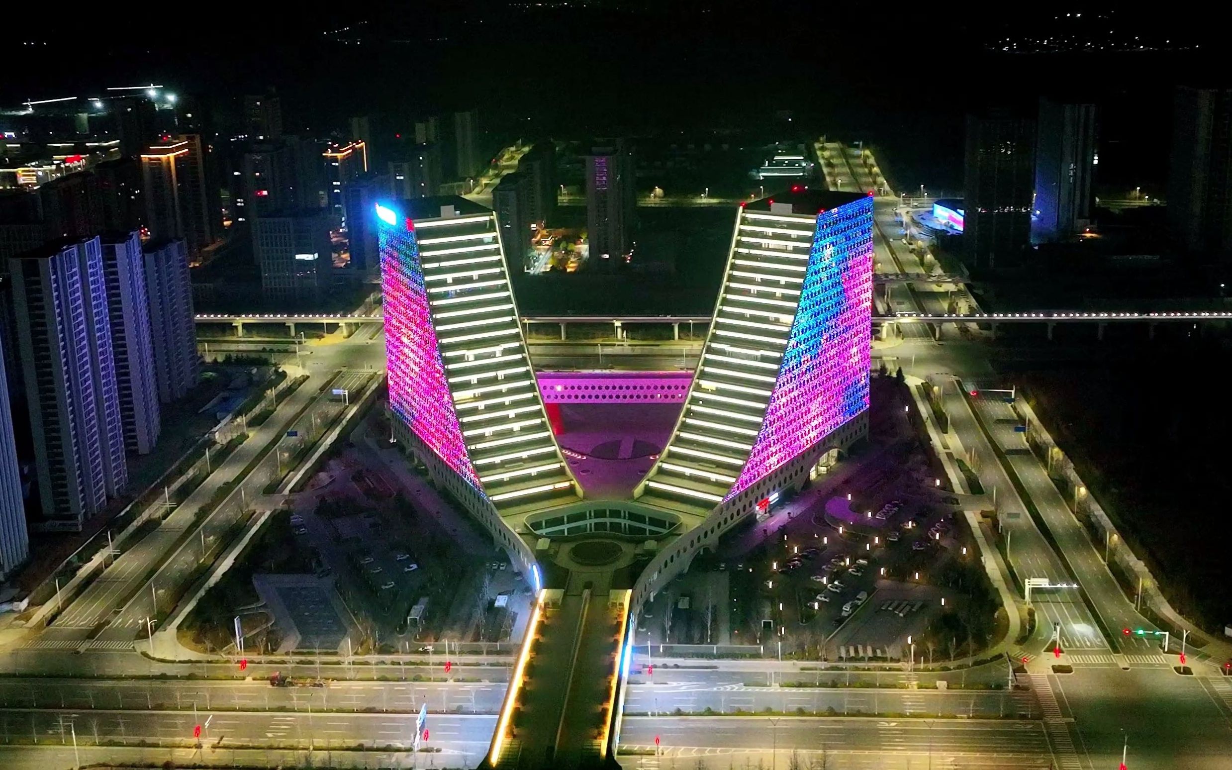 [航拍青岛]硅谷大厦与山大夜景_哔哩哔哩_bilibili