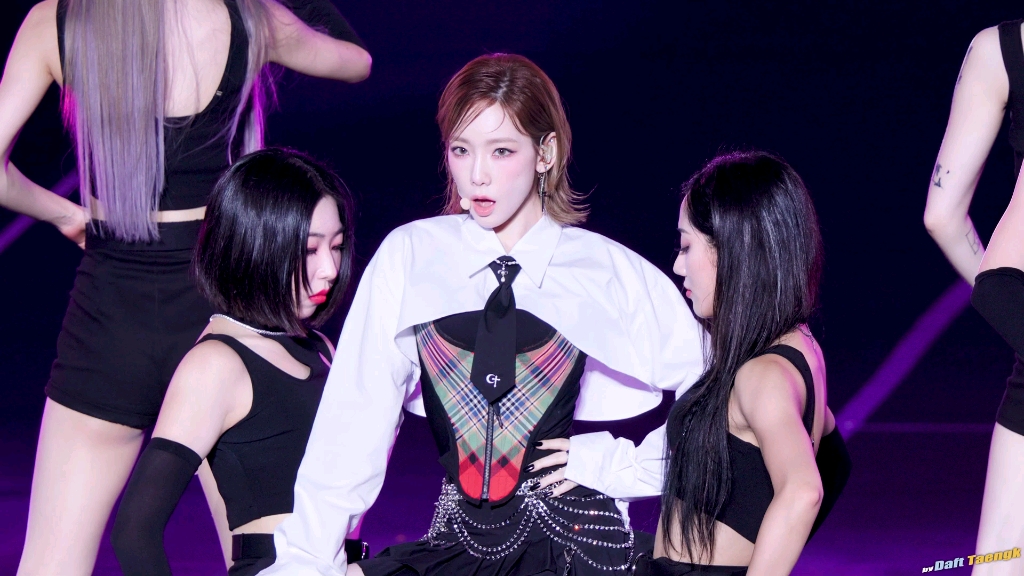 金泰妍solo舞台invu直拍_哔哩哔哩_bilibili