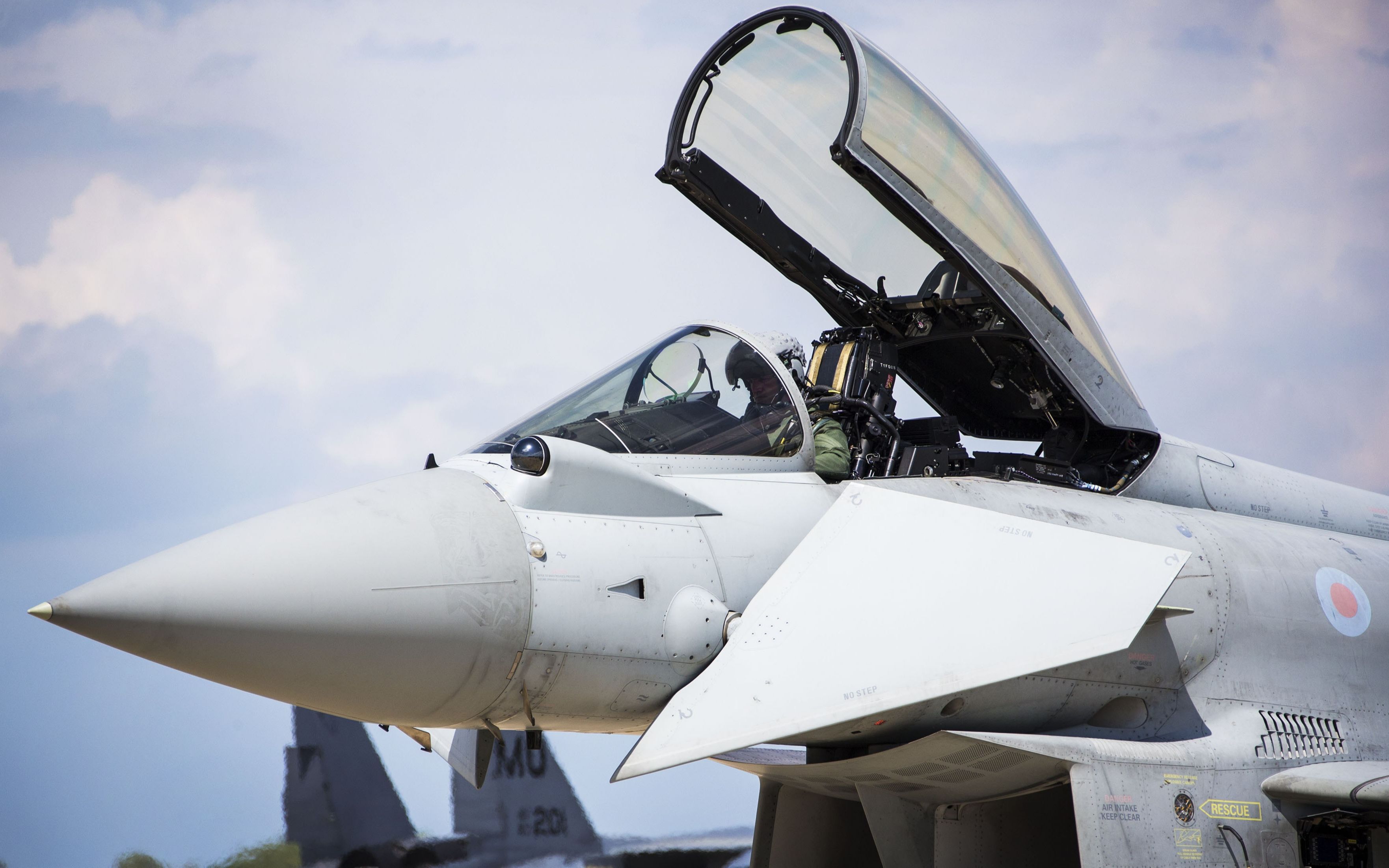 "台风"战斗机,最新售价比f35隐形战机还贵