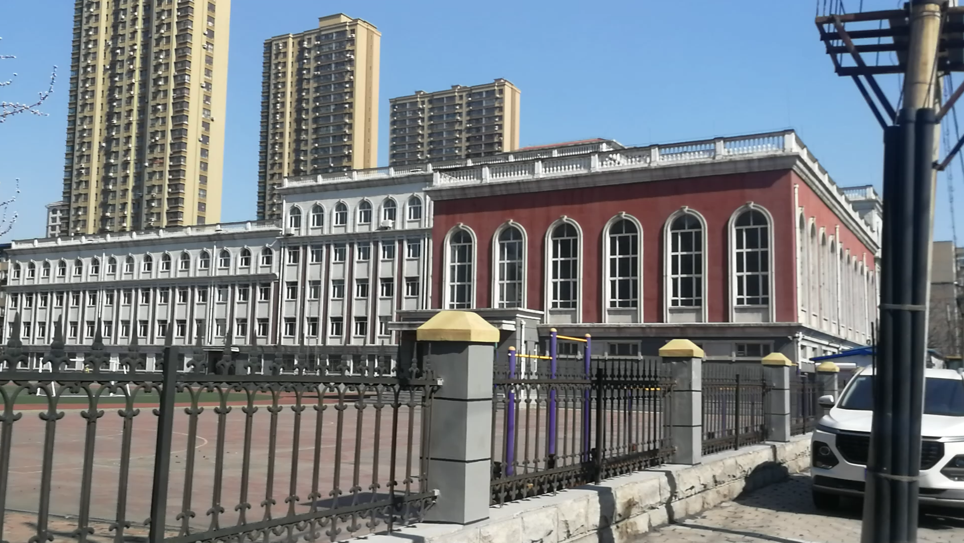 辽宁省重点小学最美校园全国篮球重点小学鞍山市黎明小学