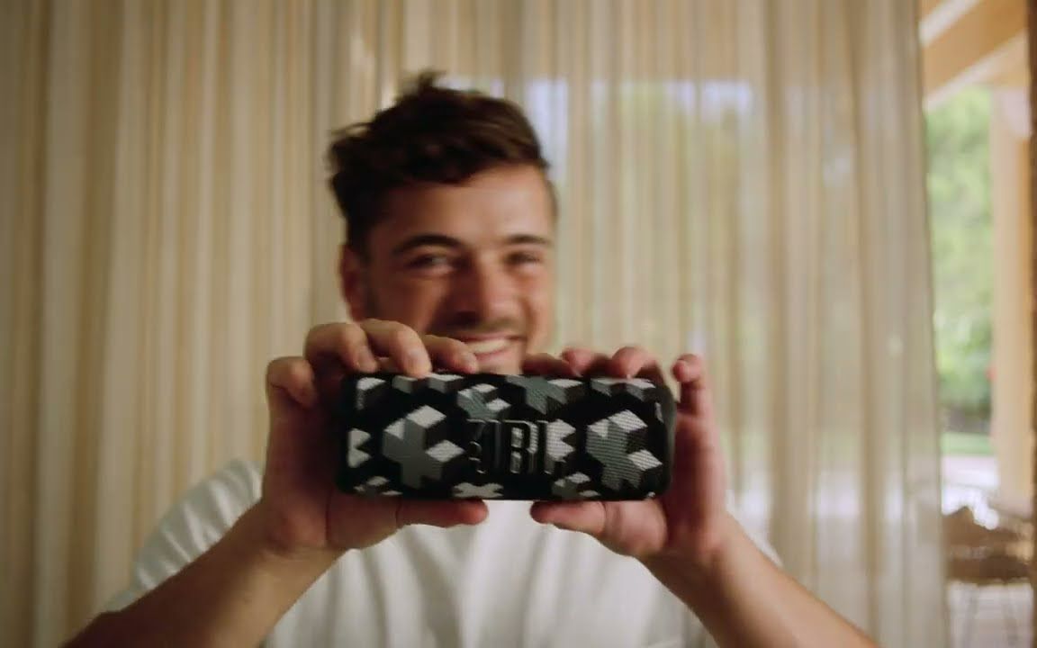 [图]Martin Garrix x JBL 联名限量款 'JBL Flip 6 Martin Garrix Edition' 音响宣传广告