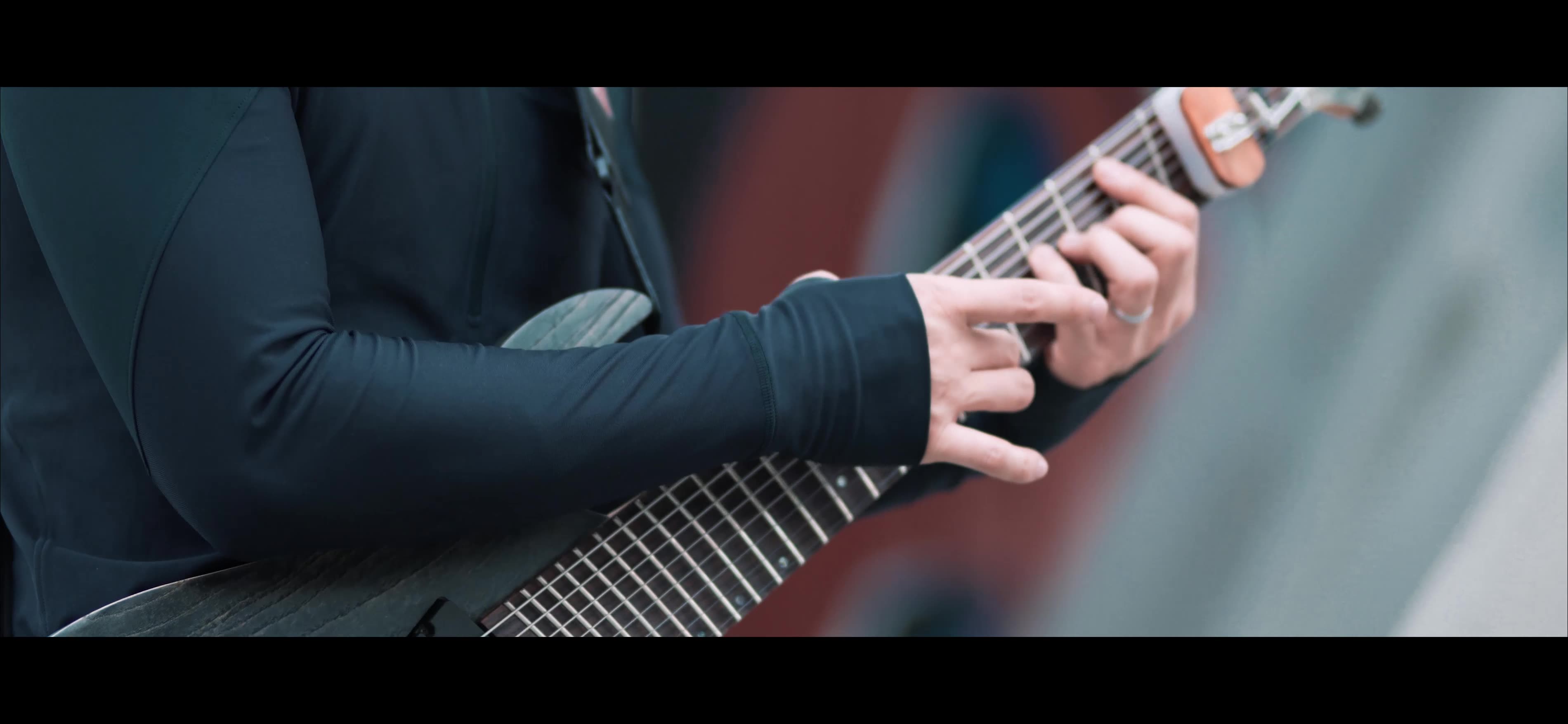 【兰海鹏】用钢琴弹奏方式演奏8弦电吉他