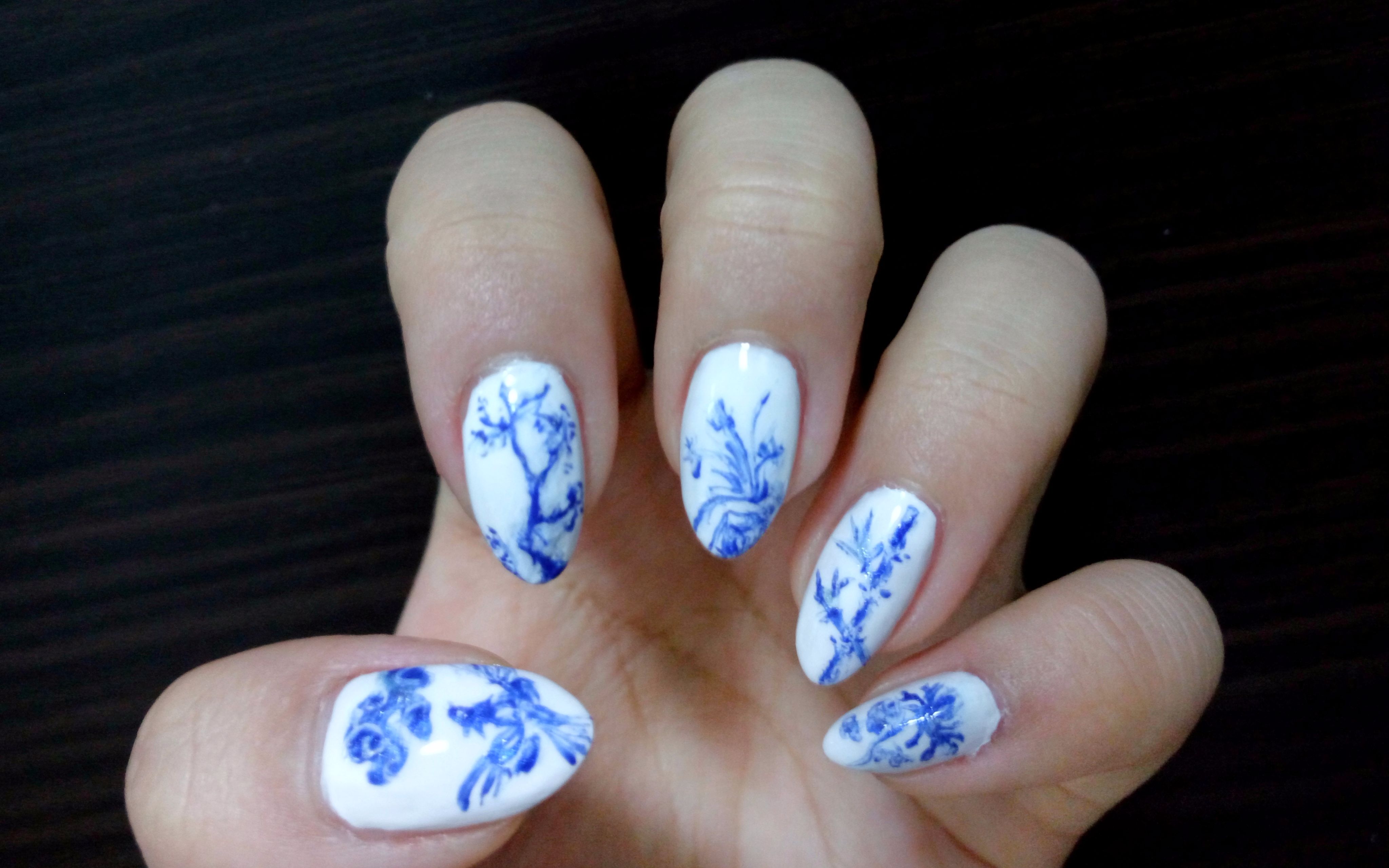 msleeloo手绘青花瓷美甲