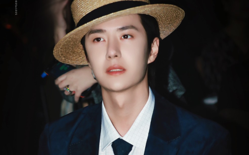 路人表妹看王一博街舞火锅(一):火锅与gq照片的融合哈哈哈哈