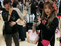 好多的助理护送，差点没敢认，是王睿琦吧！ #SNH48 #女团 #王睿琦