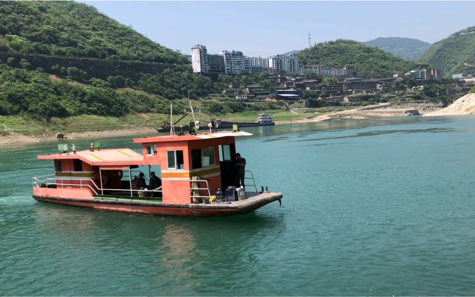 重庆武隆白马镇乌江轮渡风景美如画