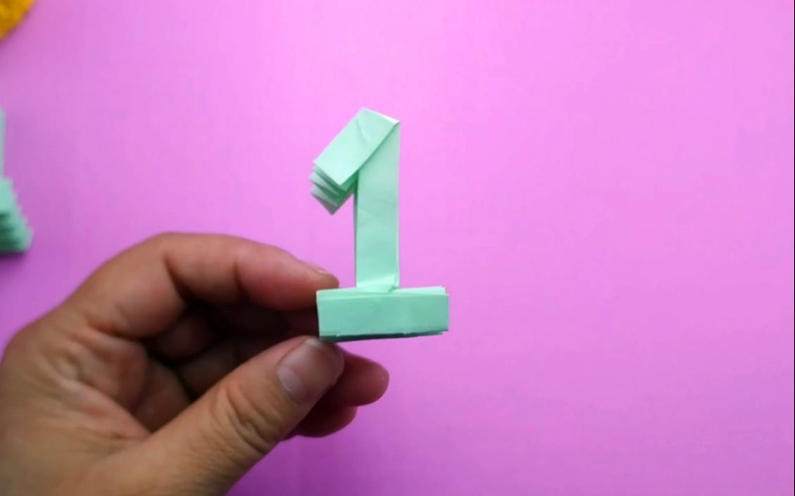 数字1折纸教程步骤简单容易上手折好可以立在桌子上哦