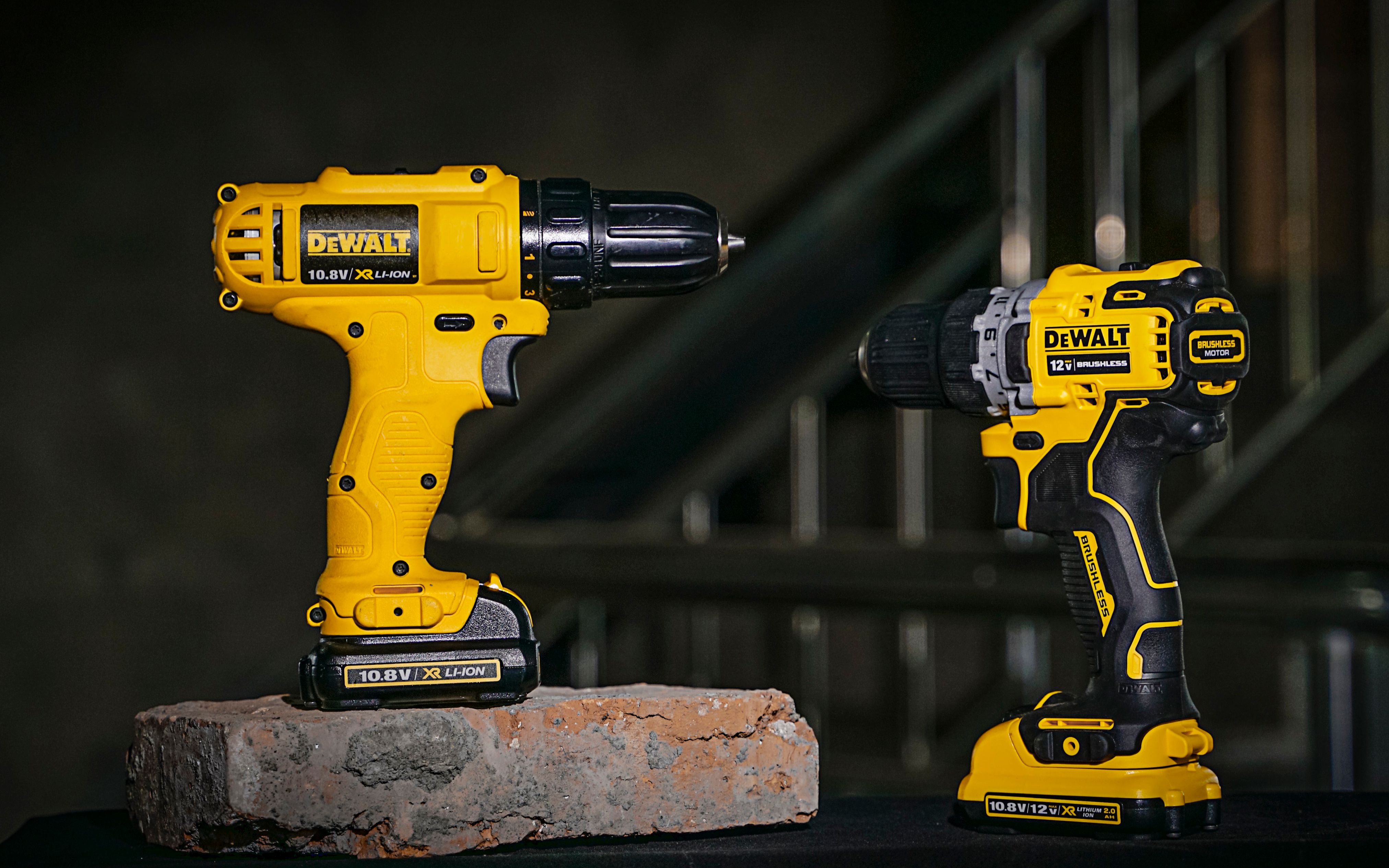 得伟dcd700,dcd701锂电钻对比评测_哔哩哔哩_bilibili