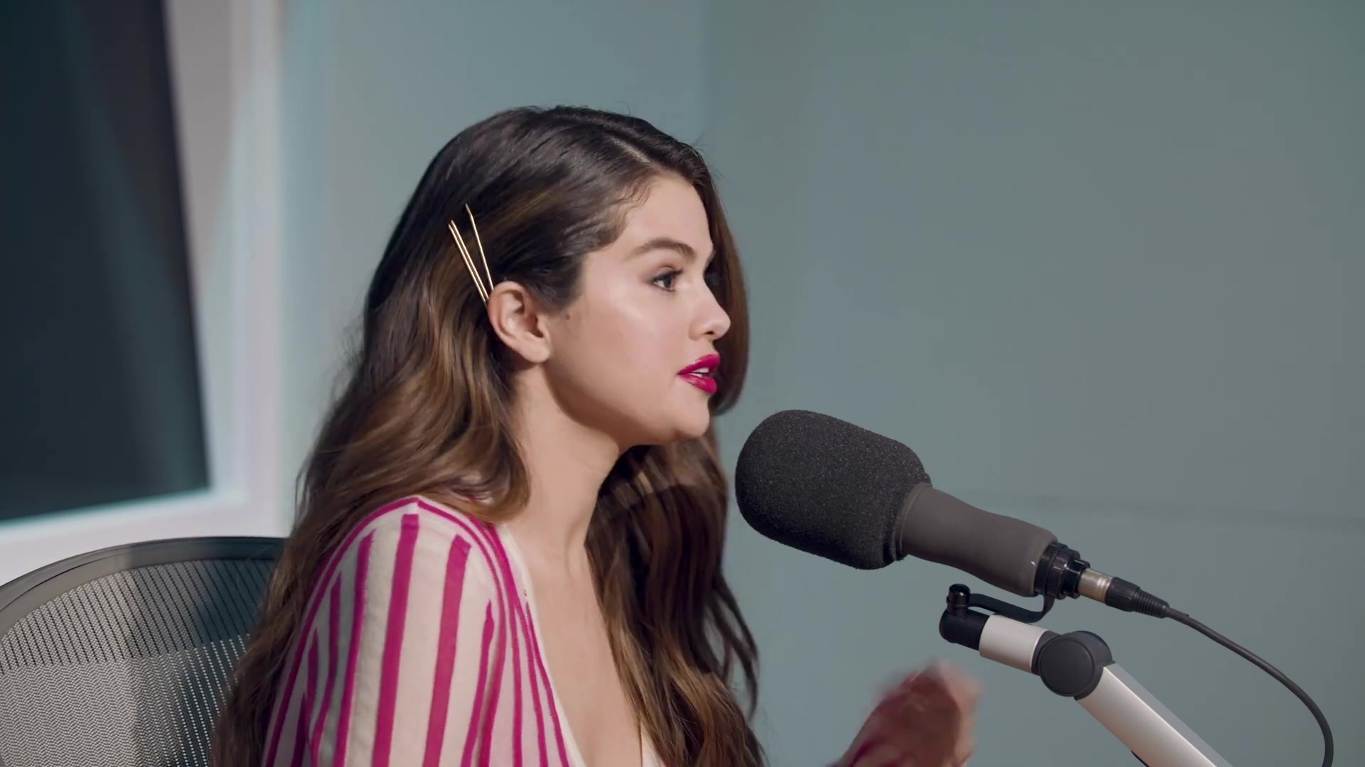 【生肉】selena gomez赛琳娜戈麦斯傻脸娜做客beats 1电台采访