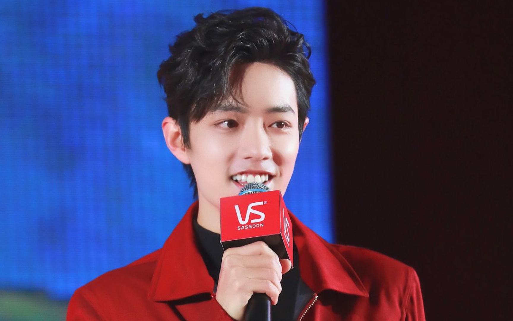 【肖战】沙宣见面会直播cut(还是很卡的cut)191219_哔哩哔哩 (゜-゜)