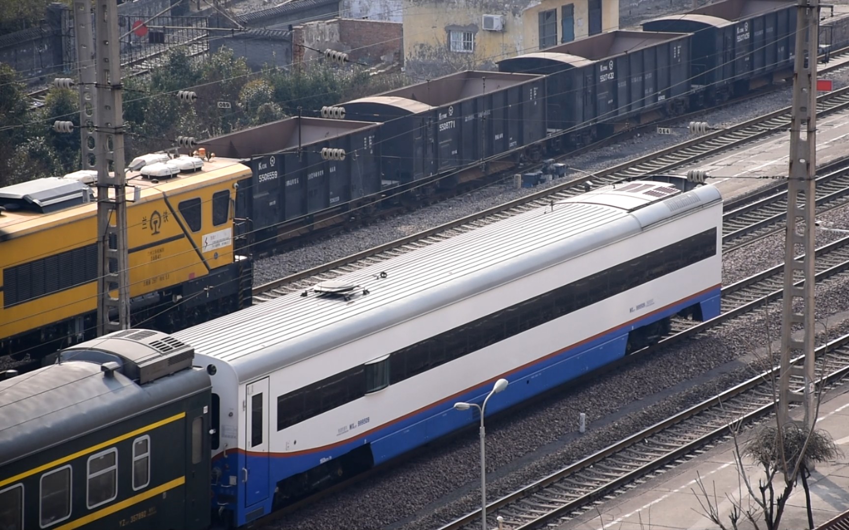 兰局兰段ss7e0020牵引客车z274次(西宁→青岛)尾挂999509轨道检查车