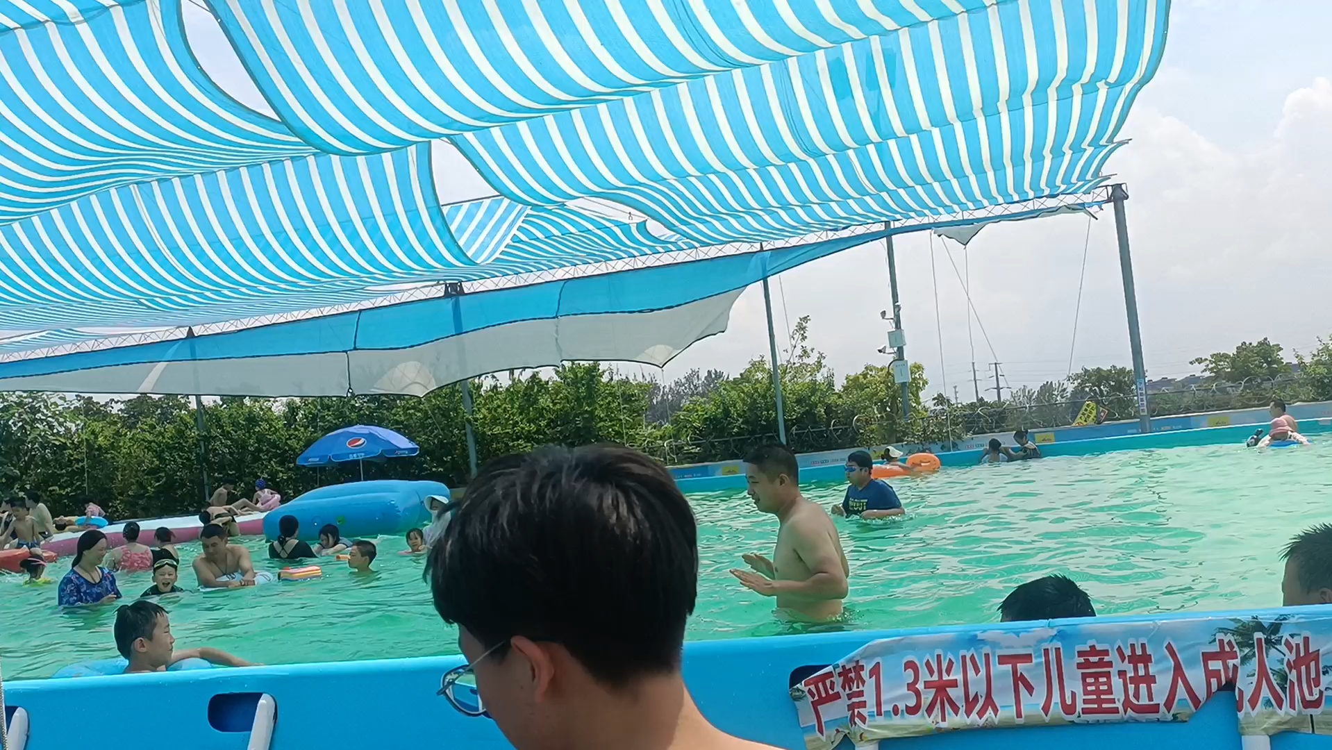 音乐百花谷水世界,畅享玩水乐趣