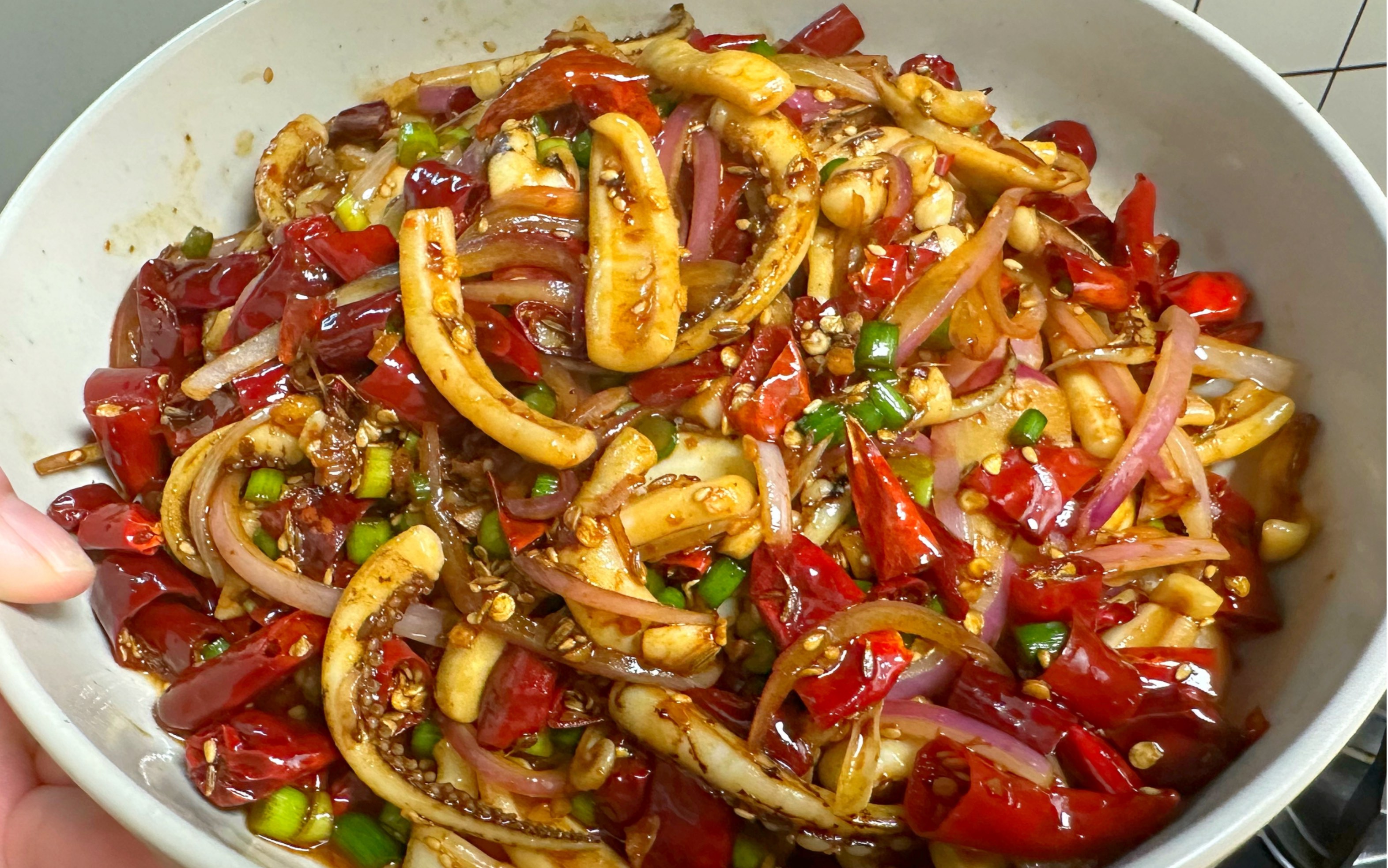 辣子鱿鱼～太爱吃鱿鱼了～就喜欢裹满调料的鱿鱼～不吃重口就别进啦