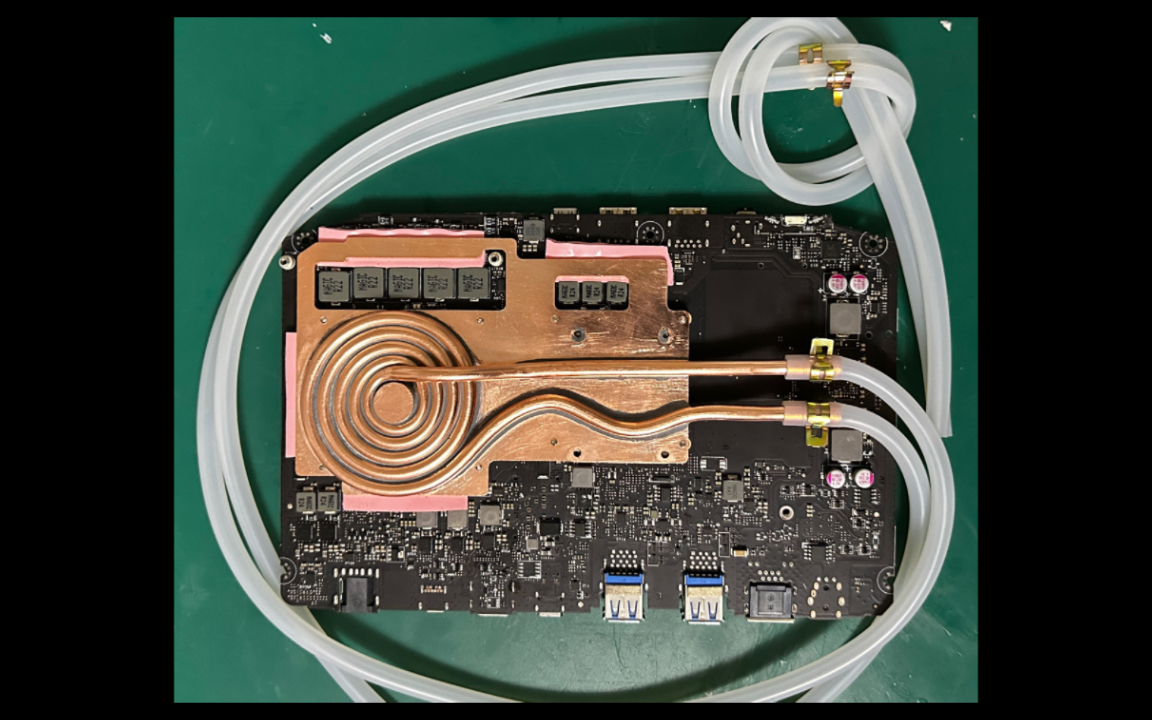 笔记本电脑主板改全覆盖一体紫铜管水冷头做成mini小主机.