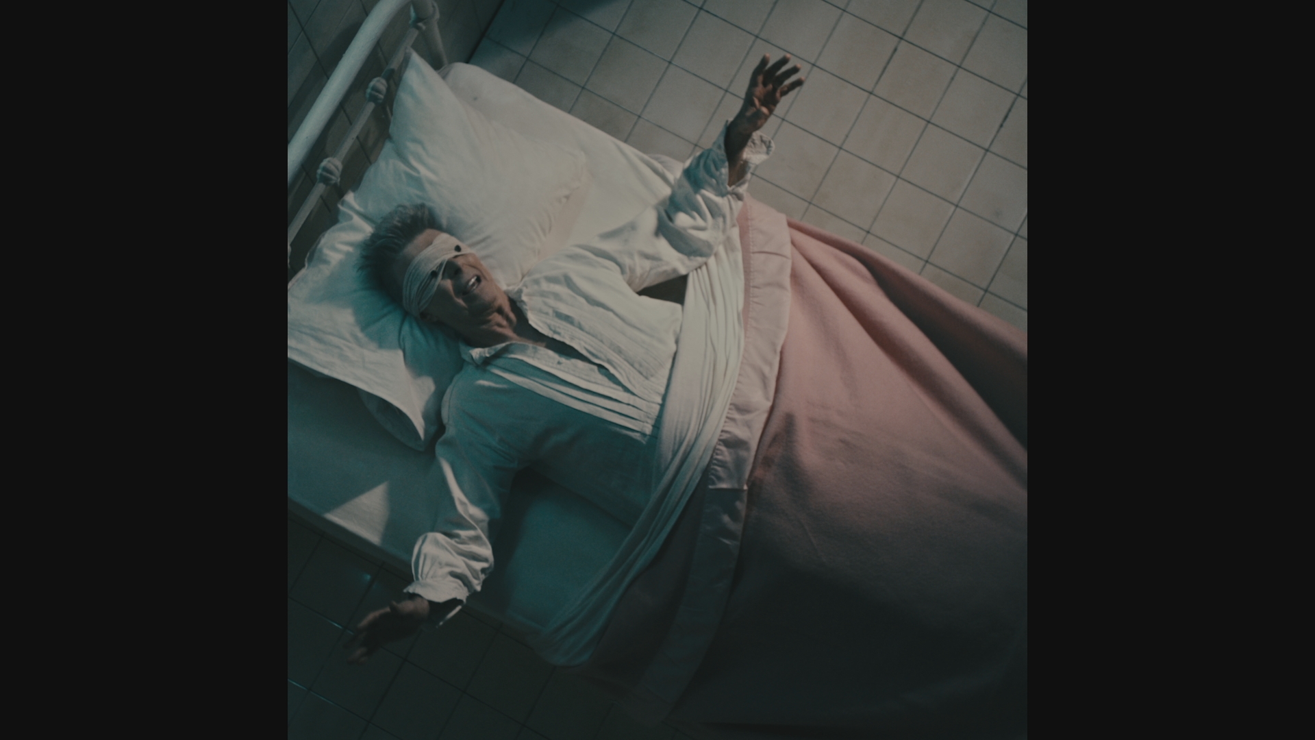 官方mvlazarusdavidbowie大卫鲍伊献给世人的终曲