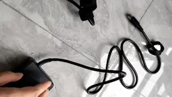 真假群光330瓦 USB方口实拍对比型号 a20-330p1a 19.5v 16.92a 小心被坑 淘宝网/天猫/京东/拼多多/闲鱼/虾皮/亚马逊都大把高仿品