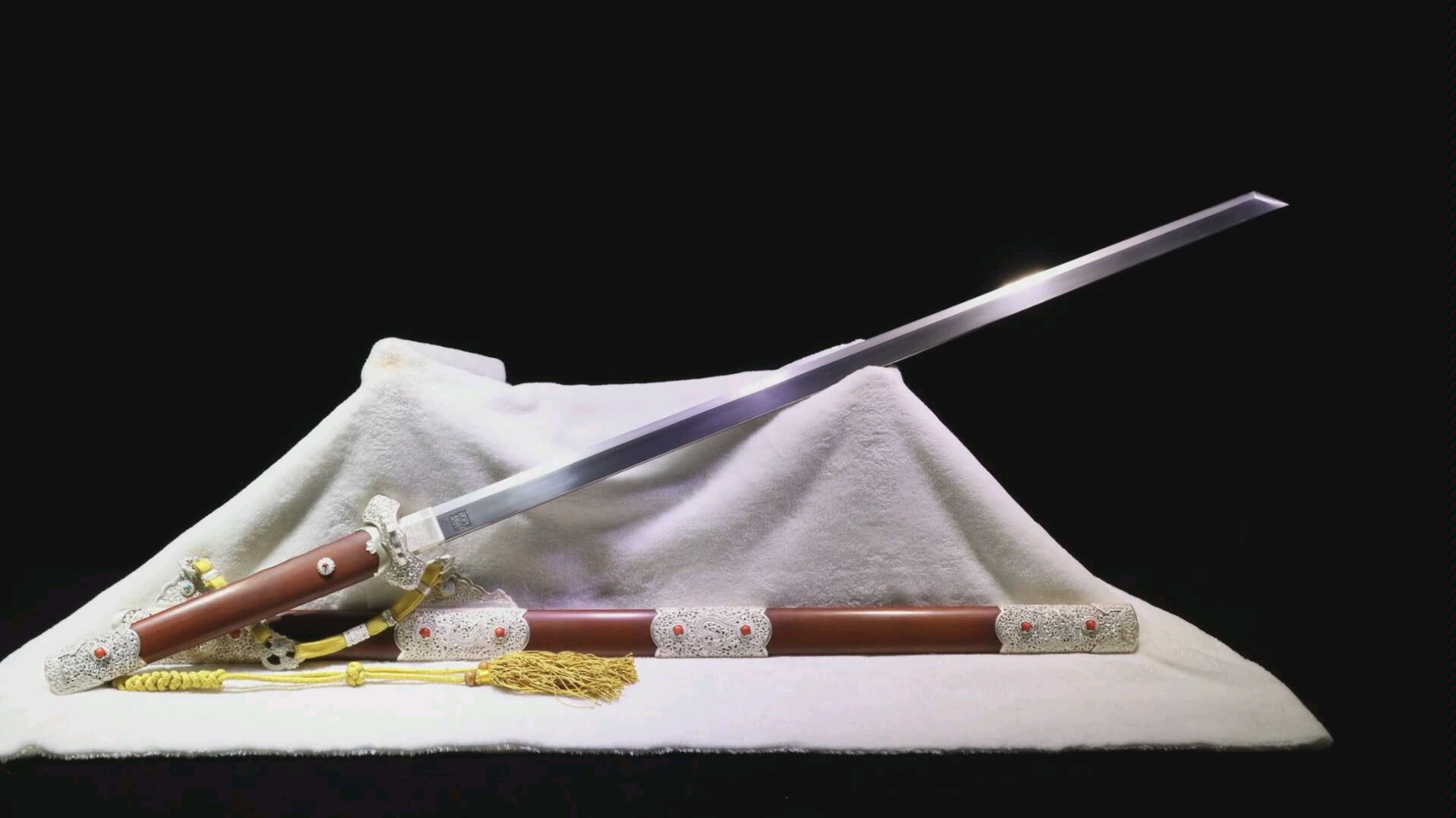 龙泉铸剑师周正武作手锻陨铁锻钝银手雕八龙装紫檀木鞘切刃造唐刀(7)