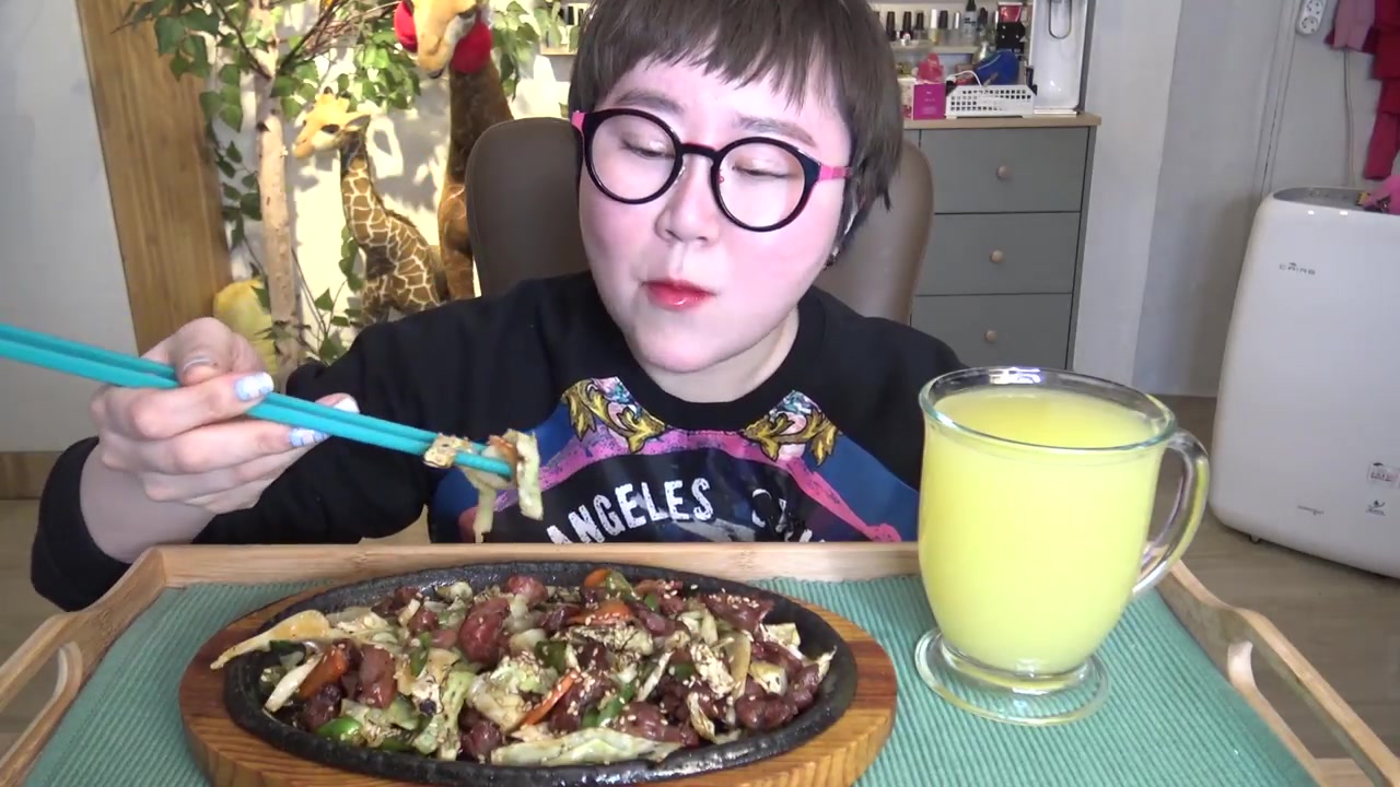 【韩国吃播】艾波吃辣炒鸡胗(asmr)