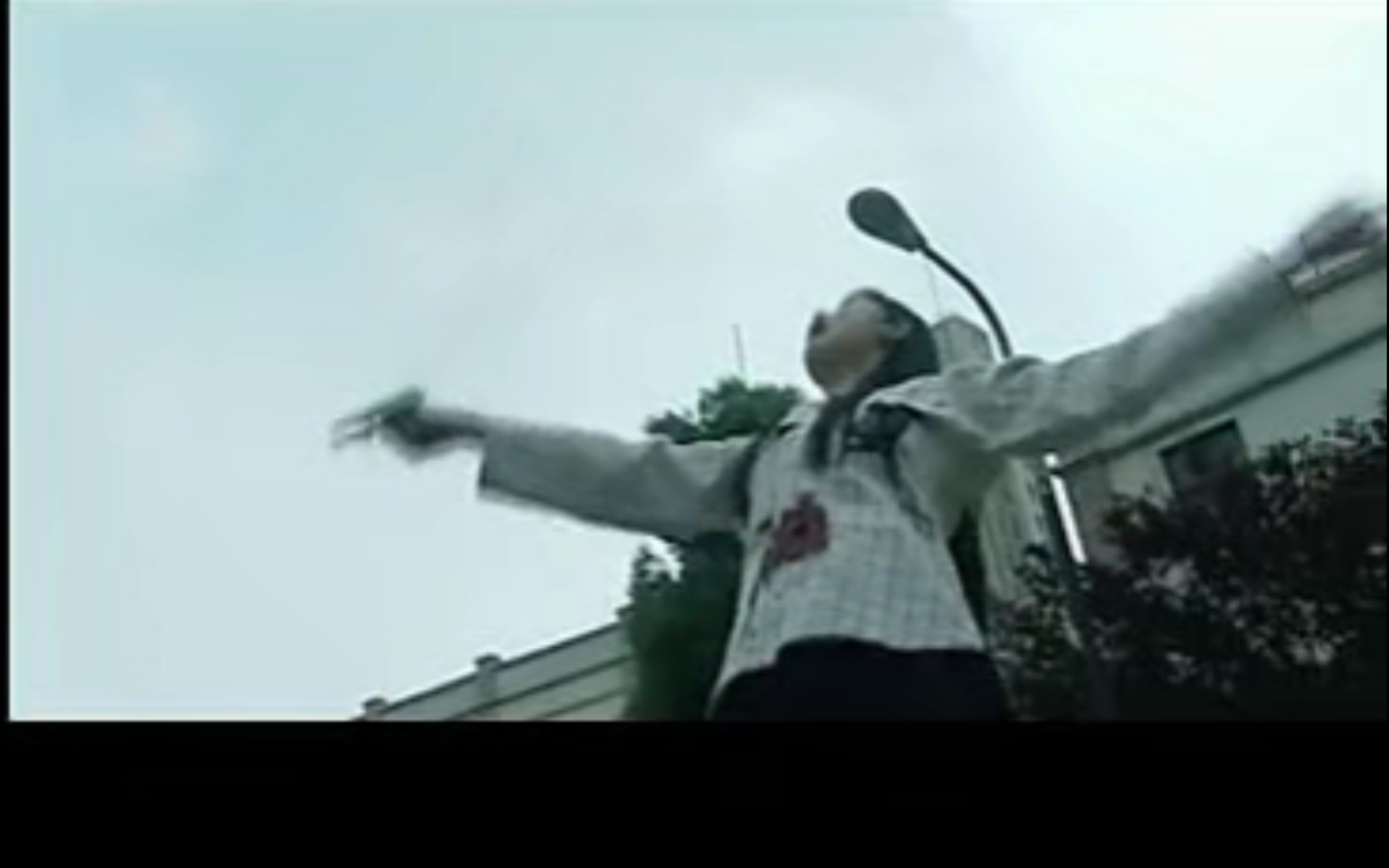 清纯女孩 腹部中枪