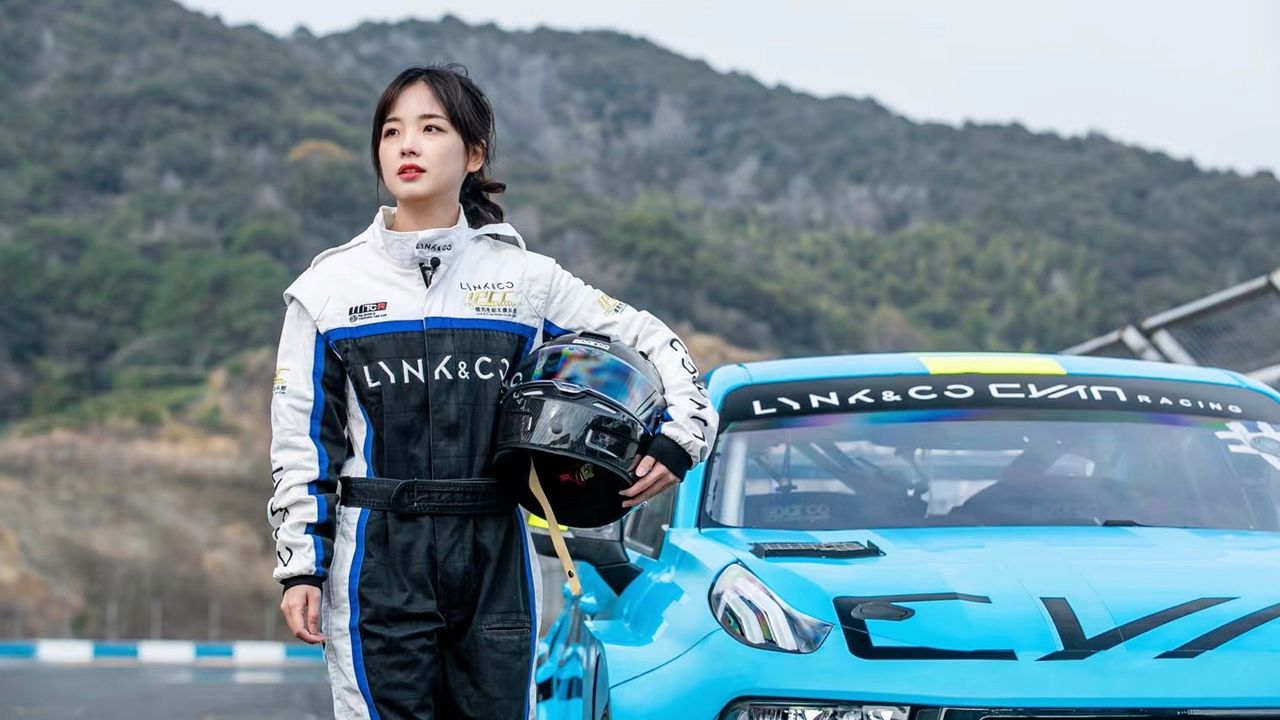 最美甜妹,央视收视密码-王冰冰!