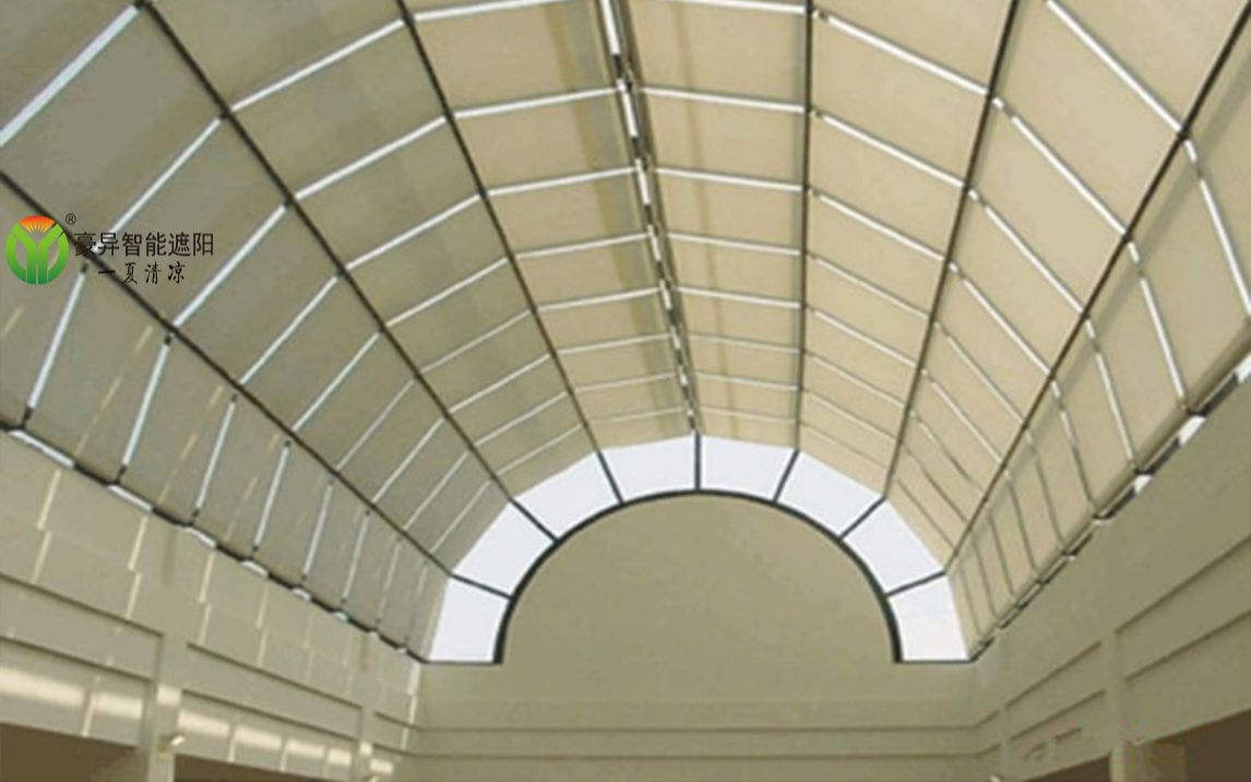狐形玻璃采光顶电动遮阳帘不管是室内还是户外电动天幕都能做