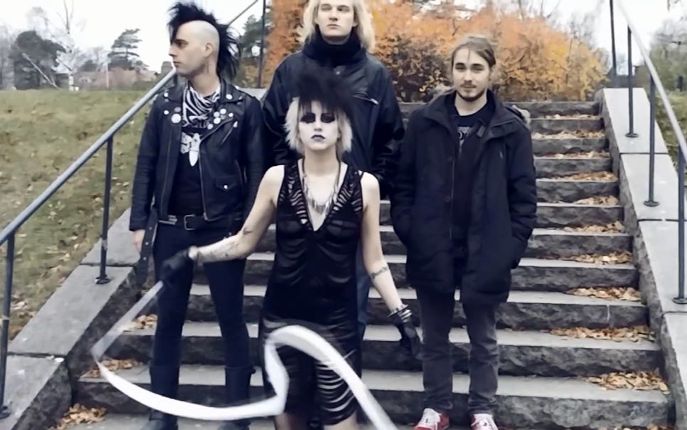 【乐界】芬兰后朋克乐团masquerade歌曲"panic paranoia(惊恐偏执狂)"