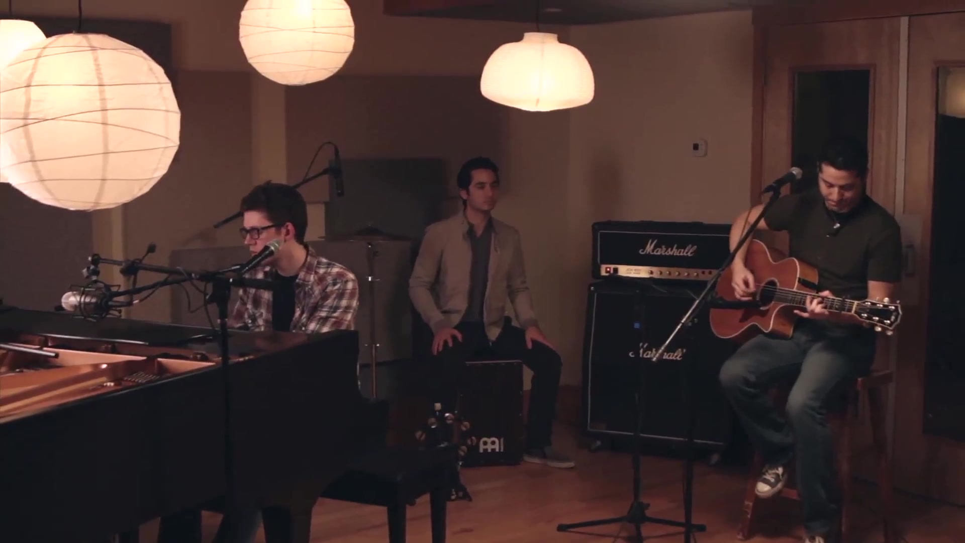 [图]A Thousand Miles - Vanessa Carlton (Boyce Avenue feat. Alex Goot acoustic cover)