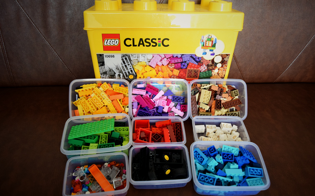 原力搭建乐高classic10698说明书中的小房子给人仔小女孩搭个房子