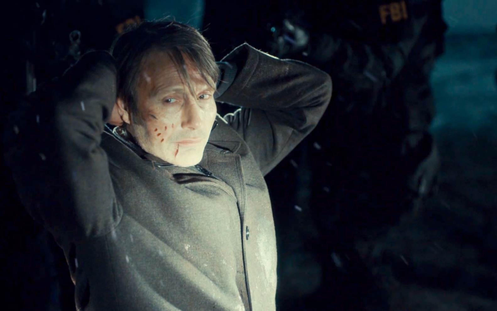 我爱你有种左灯右行的冲突,疯狂却怕没有退路