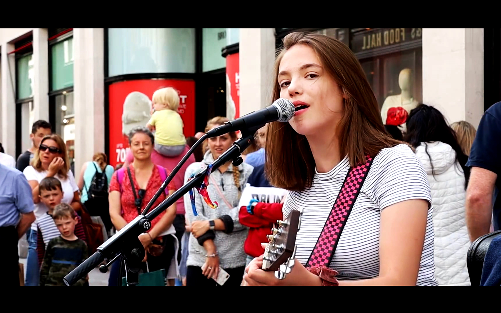 爱尔兰14岁小姑娘翻唱《a whole new world》沙哑的声音,别有一番风味