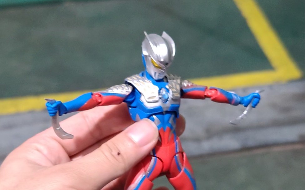 首次在工厂出现的奥特曼