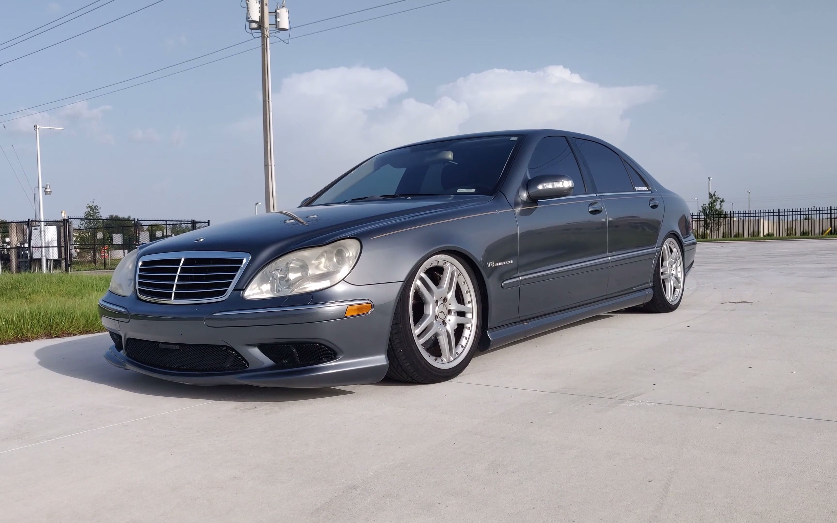 [油管搬运] 奔驰 w220 s55 amg s级 低趴_哔哩哔哩_bilibili