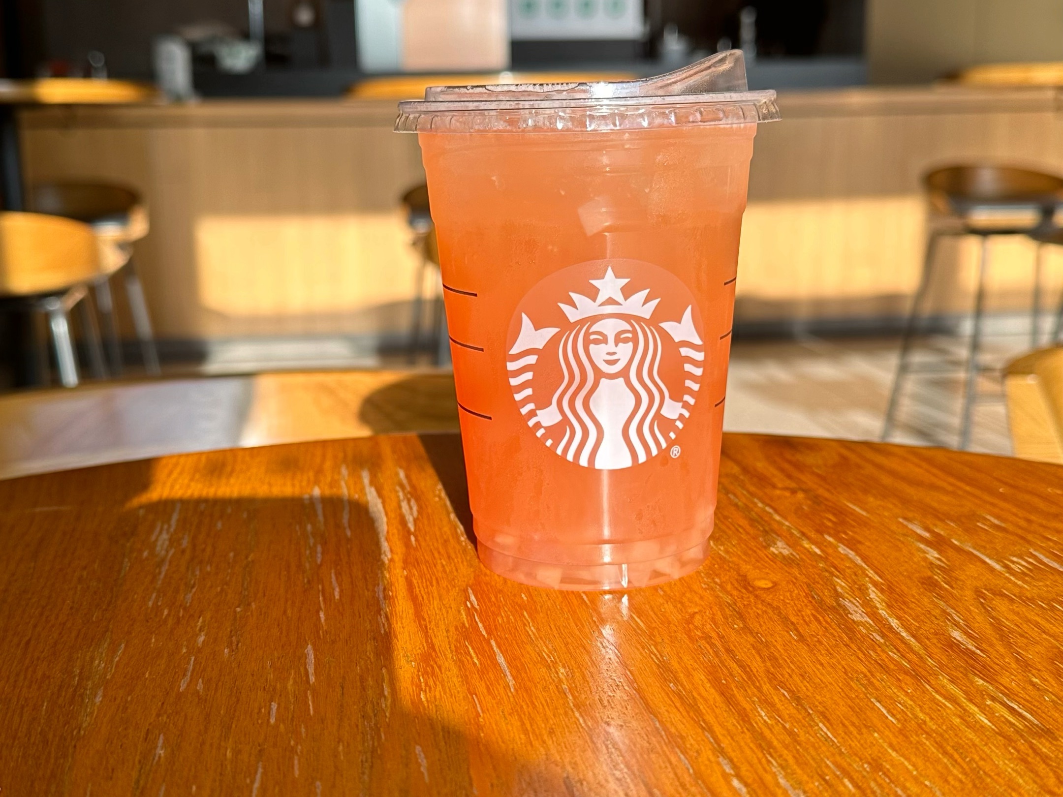 茶瓦纳冰摇桃桃乌龙茶