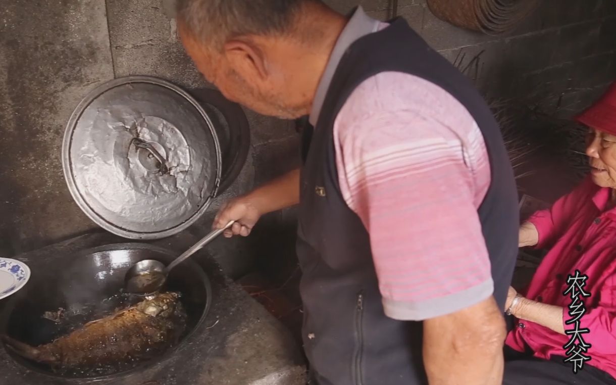 [图]鱼之大，一锅放不下，爷爷教你做最简单的糖醋鱼，爱吃鱼的你不要错过哟~