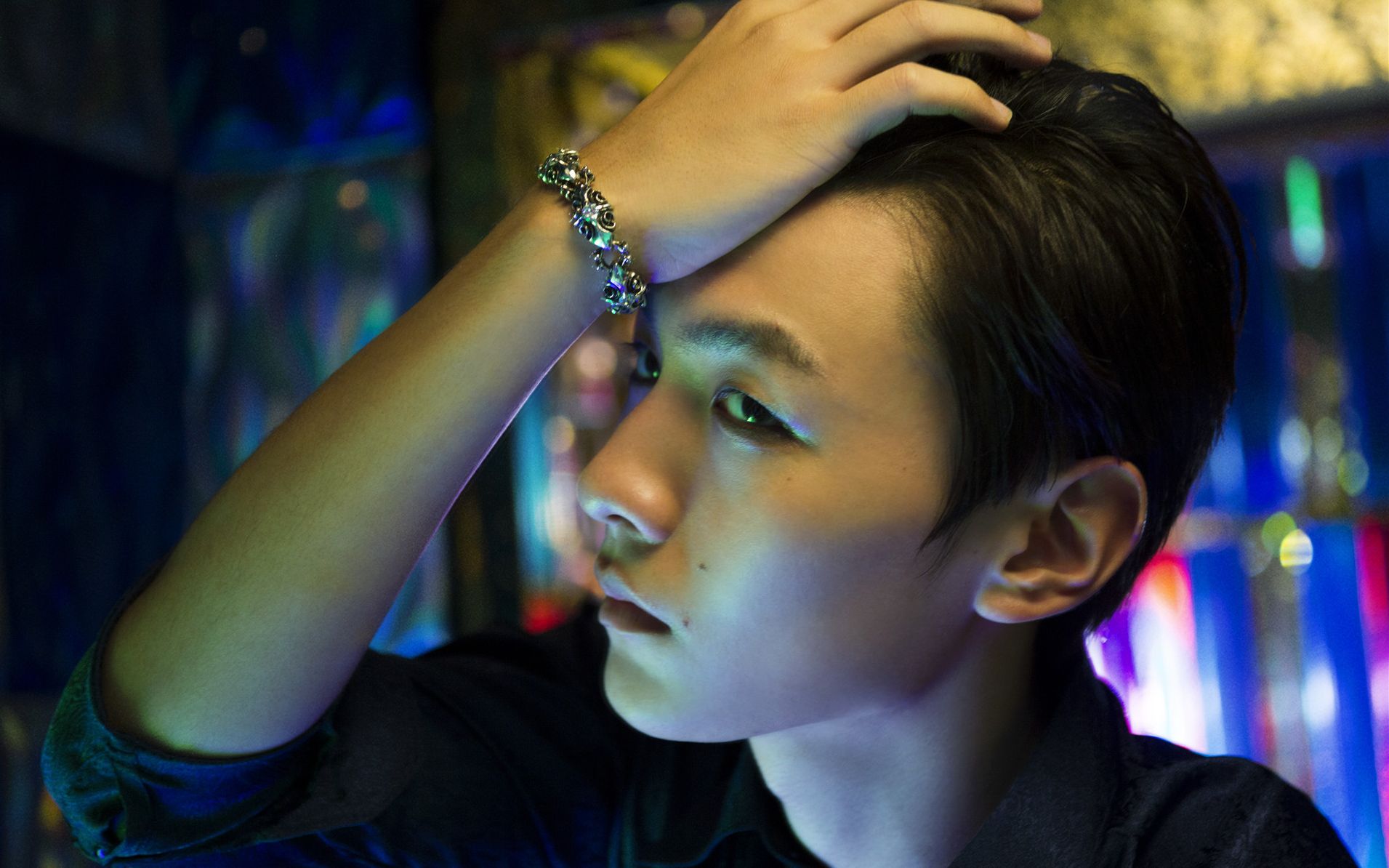 王青 首张个人迷你专辑《十二月》官方mv 独角show