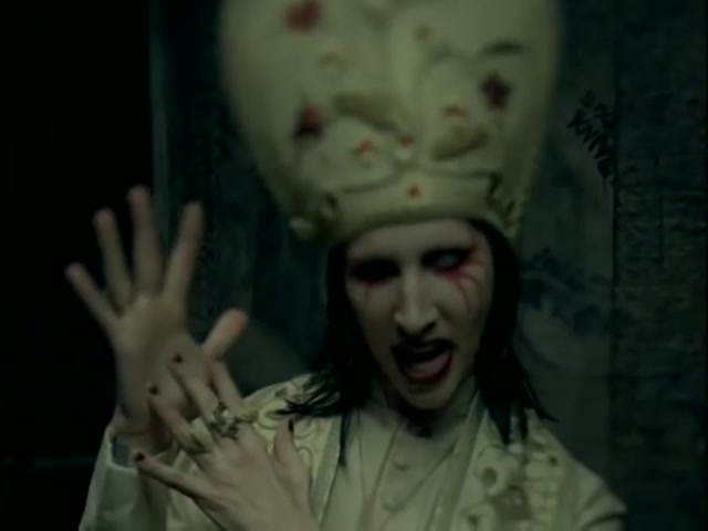 [图]Marilyn Manson - Disposable Teens (Official Music Video)