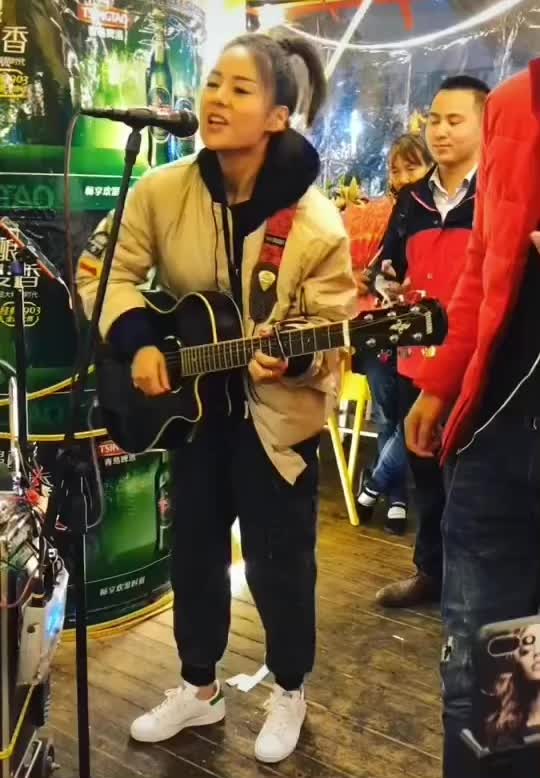 有没有这样一个可以唱歌的大排档 我也想去唱歌 哈哈92 9809 好