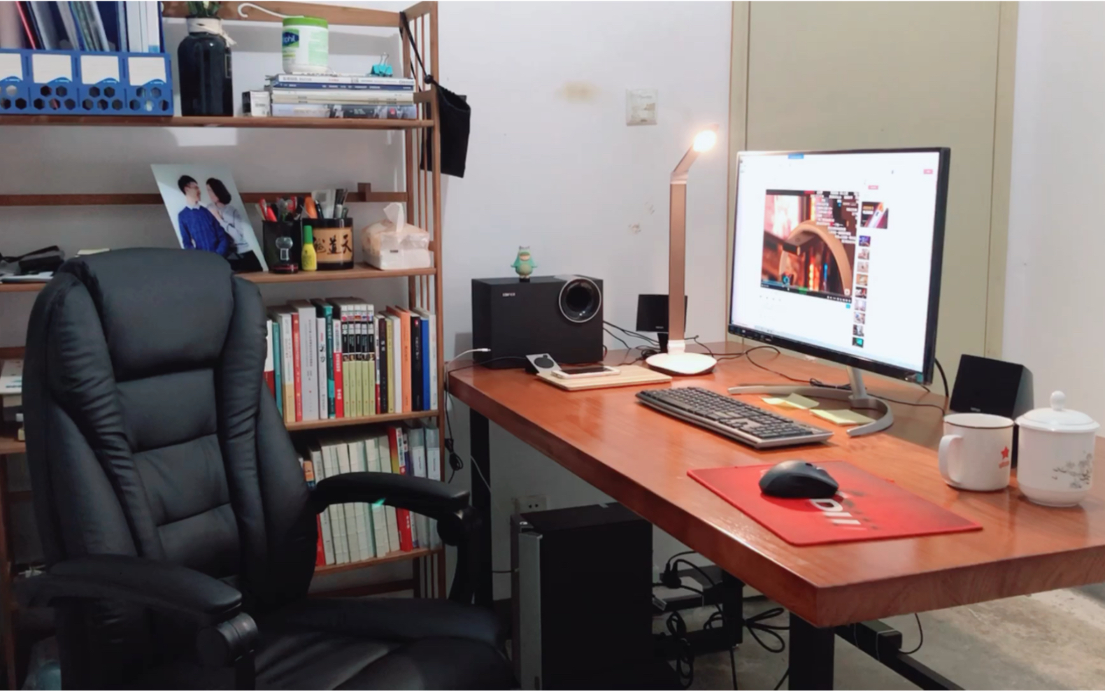 桌面分享家庭工作室桌面20花钱不多但用起来真的很爽