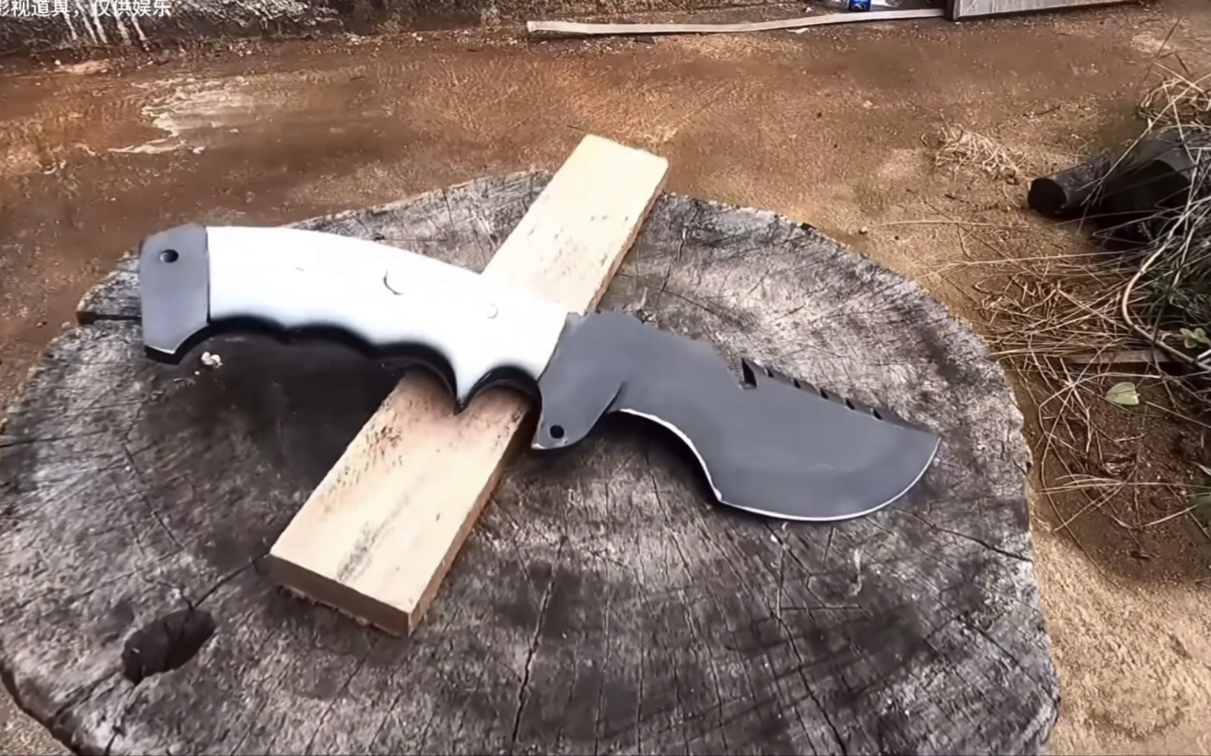 一柄很帅气的丛林猎刀